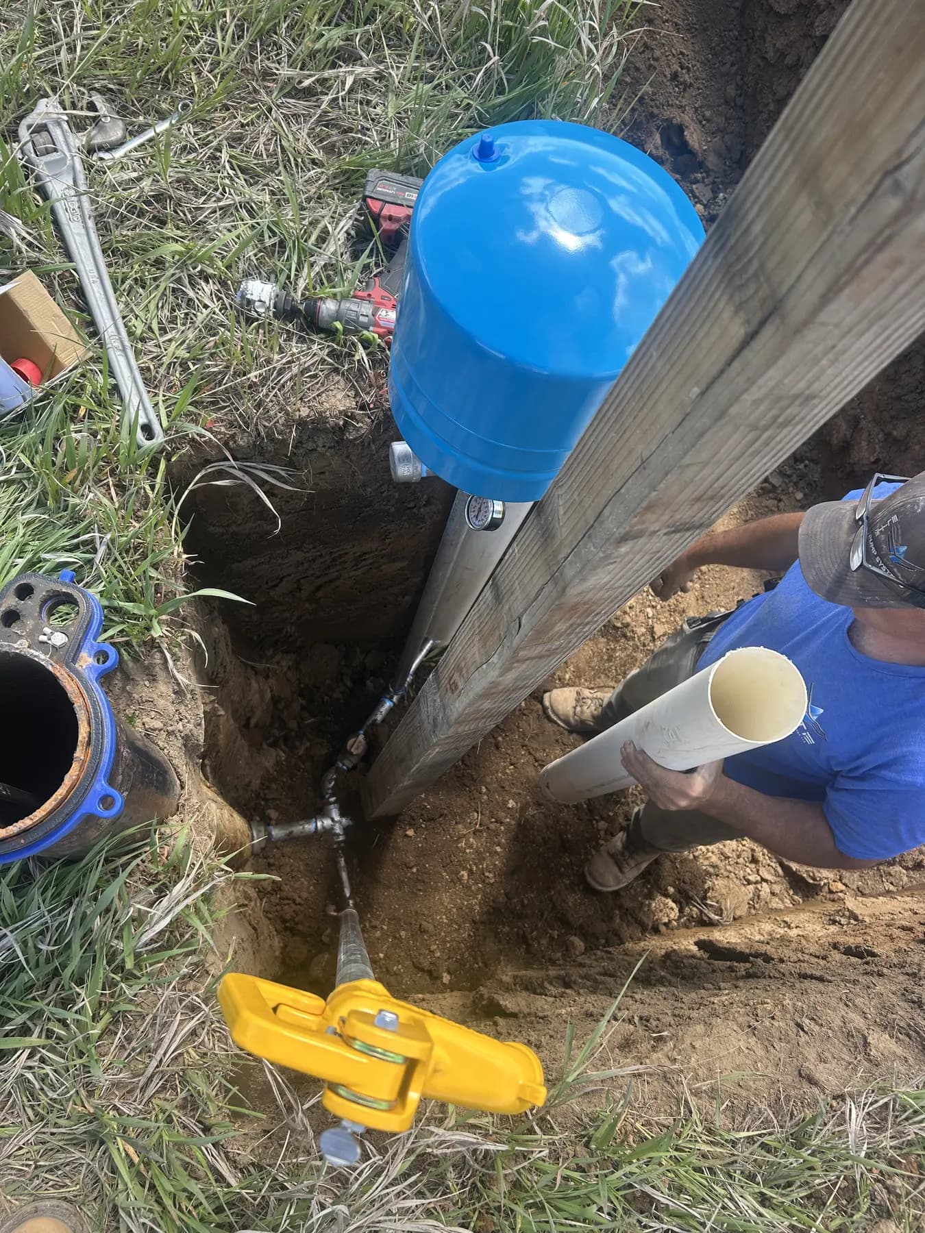 Elite Pump & Water Systems: Pressure tank installation